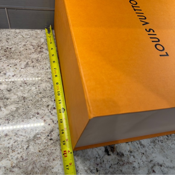 Large Louis Vuitton Box - Picture 4 of 7